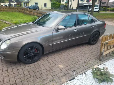 Gebraucht Mercedes E280 Avantgarde 190 PS (139 kW) 2006 Braun Limousine