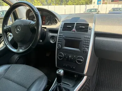 Gebraucht Mercedes A160 Avantgarde 95 PS (69 kW) 2010 Blau Limousine
