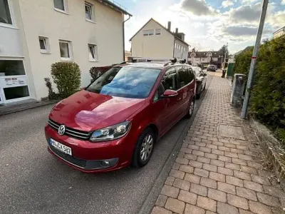 Gebraucht VW Touran Comfortline 105 PS (77 kW) 2013 Rot Van / Kleinbus