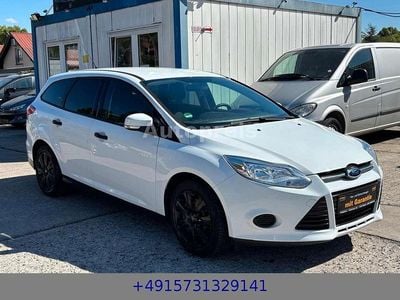 Weiß Gebraucht 2013 Ford Focus Ambiente Kombi | 3.499 € (Guter Preis)
