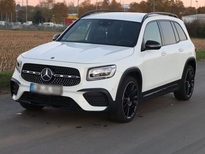 Mercedes GLB220