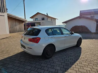 Gebraucht BMW 116 Advantage 109 PS (80 kW) 2015 Weiß Kleinwagen