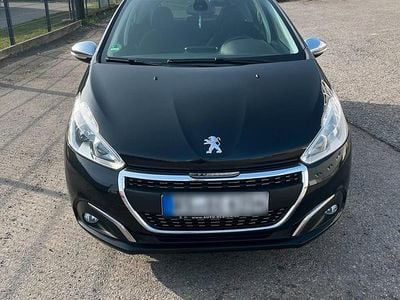 Gebraucht Peugeot 208 110 PS (80 kW) 2016 Schwarz Kleinwagen