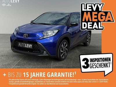 Gebraucht Toyota Aygo Team 72 PS (52 kW) 2024 Juniper blue 8y8/ black mica 2 Kleinwagen