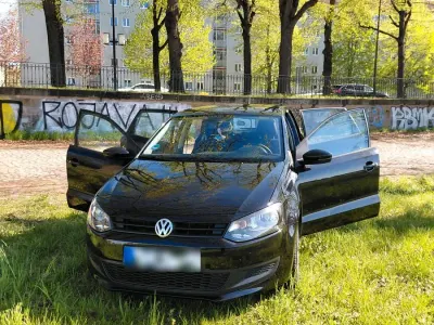 Gebraucht VW Polo 60 PS (44 kW) 2012 Schwarz Kleinwagen