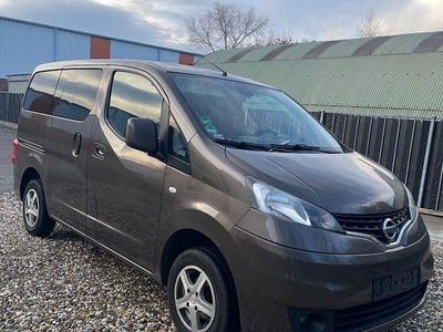 Braun Gebraucht 2014 Nissan Evalia Tekna Van / Kleinbus | 4.800 € (Etwas zu teuer)