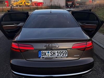 Braun Gebraucht 2017 Audi A8L Ambiente Limousine | 31.700 € (Fairer Preis)