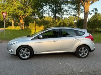 Gebraucht Ford Focus 101 PS (74 kW) 2014 Silber Limousine
