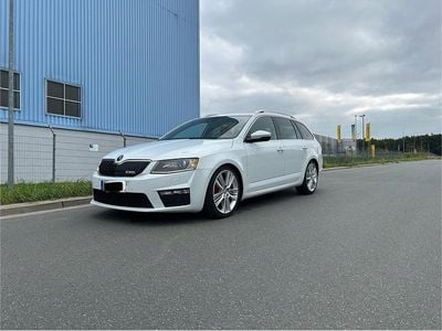 Weiß Gebraucht 2015 Skoda Octavia RS Kombi | 14.750 € (Fairer Preis)