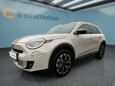 Neu Fiat 600 La Prima 110 PS (80 kW) 2025 Beige Kleinwagen