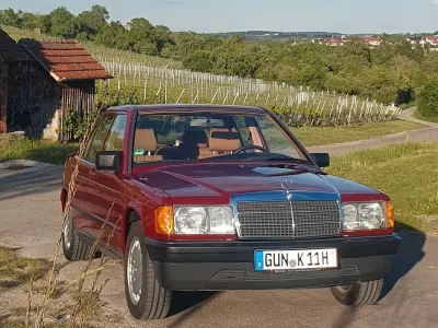 Gebraucht Mercedes 190 105 PS (77 kW) 1985 Rot Limousine