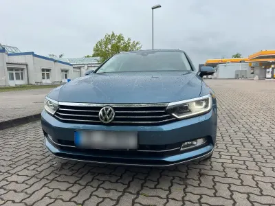 Gebraucht VW Passat 150 PS (110 kW) 2018 Blau Kombi