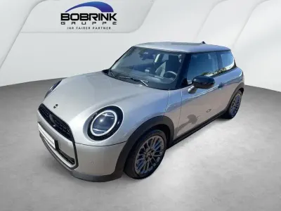 Usata Mini Cooper Classic 114 kW (156 CV) 2025 Argento Utilitaria
