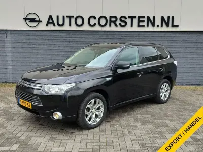 Używany Mitsubishi Outlander P-HEV Intense+ 203 KM (149 kW) 2013 Czarny SUV