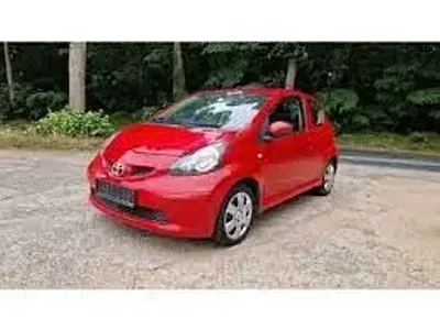 Gebraucht Toyota Aygo Cool 68 PS (50 kW) 2011 Rot Kleinwagen