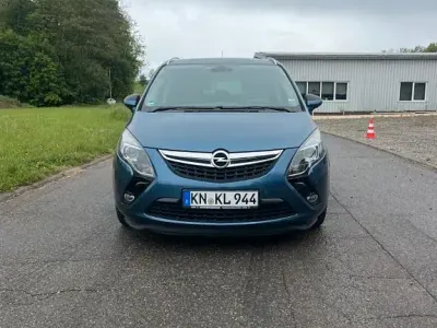 Używany Opel Zafira Family 140 KM (102 kW) 2013 Niebieski Minivan
