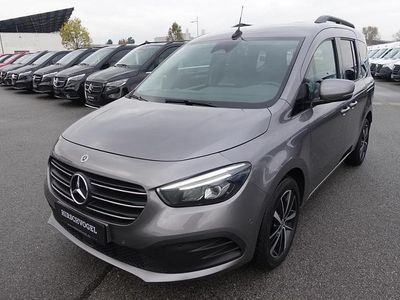 Gebraucht Mercedes T180 Progressive 116 PS (85 kW) 2023 Grau Van / Kleinbus