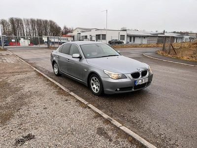Silber Gebraucht 2003 BMW 520 Limousine | 2.100 €