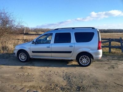 Second-hand Dacia Logan MCV 105 CP (77 kW) 2010 Argintiu Break