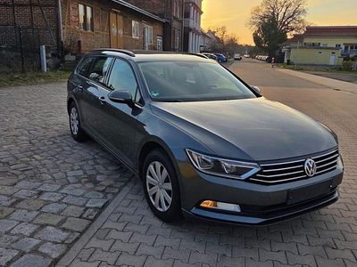 Gebraucht VW Passat 150 PS (110 kW) 2015 Silber Kombi