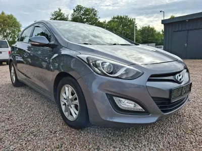 Gebraucht Hyundai i30 Trend 135 PS (99 kW) 2012 Grau Limousine