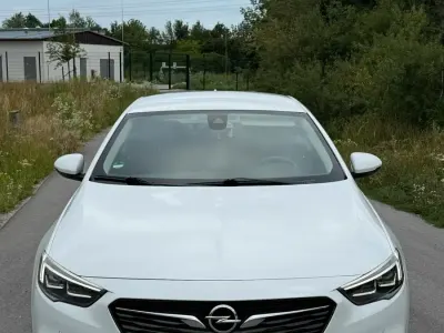 Gebraucht Opel Insignia Sport 170 PS (125 kW) 2018 Weiß Limousine