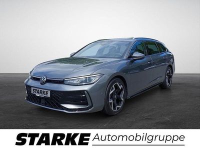 Gebraucht VW Passat R-line 150 PS (110 kW) 2024 Grau (diabasgrau metallic) Kombi