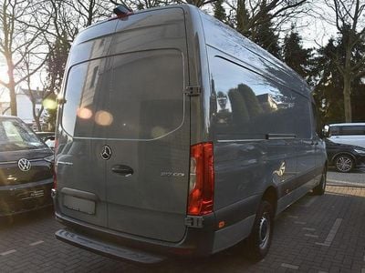 Grau Gebraucht 2023 Mercedes Sprinter Van | 46.730 € (Teuer)