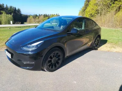 Gebraucht Tesla Model Y 2023 Schwarz SUV