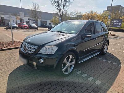 Gebraucht Mercedes ML420 306 PS (225 kW) 2007 Schwarz SUV