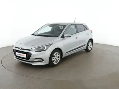 Gebraucht Hyundai i20 Passion 101 PS (74 kW) 2016 Grau Limousine