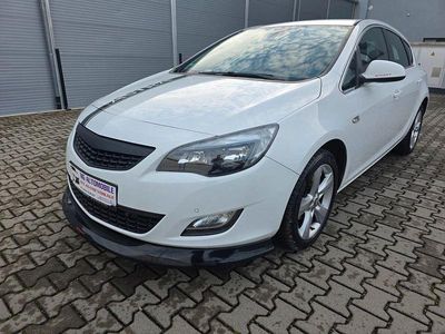 Weiß Gebraucht 2010 Opel Astra Sport Limousine | 3.200 € (Guter Preis)