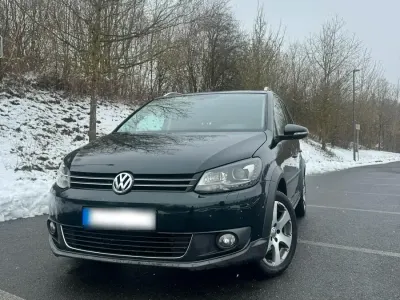 Gebraucht VW Touran Cross 140 PS (102 kW) 2011 Grün Van / Kleinbus