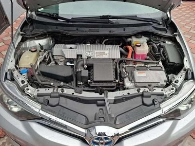 Usata Toyota Auris Hybrid Life 136 CV (100 kW) 2015 Grigio Berlina