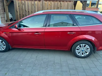 Usata Ford Mondeo Ghia 140 CV (102 kW) 2008 Rosso Station wagon