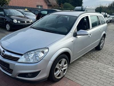Gebraucht Opel Astra Edition 101 PS (74 kW) 2009 Silber Kombi