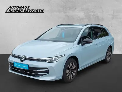 Gebraucht VW Golf VIII 150 PS (110 kW) 2025 Blau Kombi