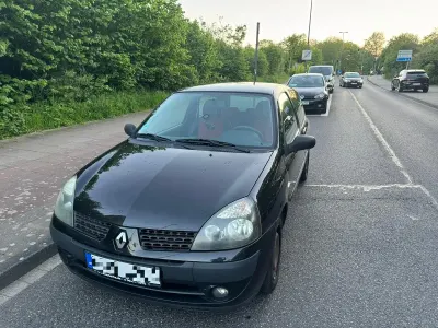 Gebraucht Renault Clio II 58 PS (42 kW) 2004 Schwarz Limousine