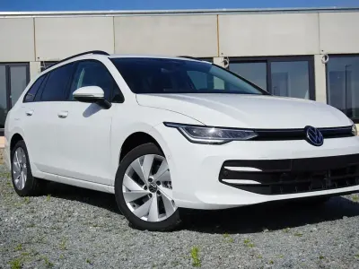 Nouă VW Golf VIII 150 CP (110 kW) 2026 Alb Break