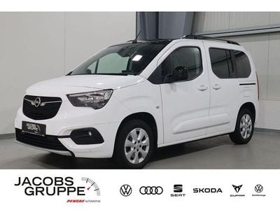 Diamantschwarz Gebraucht 2022 Opel Combo Life Ultimate Van / Kleinbus | 25.470 € (Etwas zu teuer)