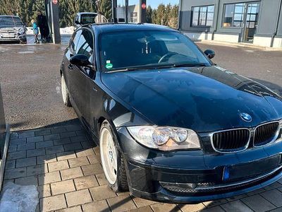 Gebraucht BMW 116 Sport Line 122 PS (89 kW) 2009 Schwarz Kleinwagen