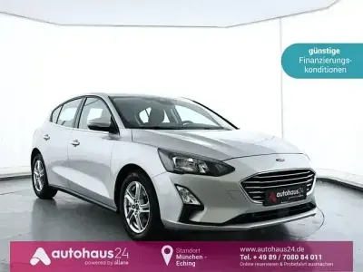 Begagnad Ford Focus Cool & Connect 120 HK (88 kW) 2022 Grå Sedan
