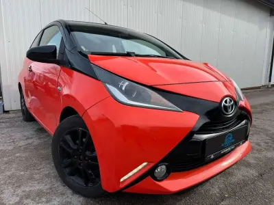 Używany Toyota Aygo X-cite 69 KM (50 kW) 2014 Pomarańczowy Hatchback