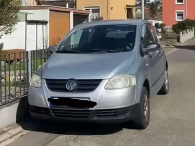 Używany VW Fox 54 KM (39 kW) 2005 Srebrny Hatchback