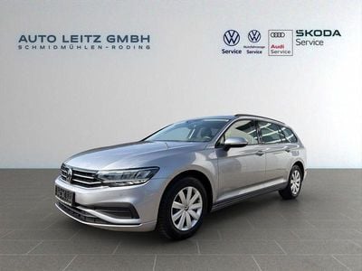 Gebraucht VW Passat 150 PS (110 kW) 2022 Silber Kombi