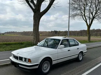 Gebraucht BMW 520 150 PS (110 kW) 1990 Weiß Limousine