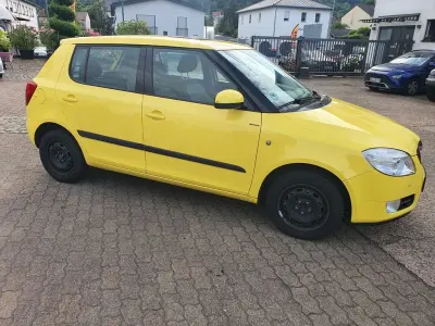 Gebraucht Skoda Fabia Ambiente 101 PS (74 kW) 2008 Gelb Kleinwagen