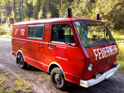 Second-hand VW LT 75 CP (55 kW) 1982 Roșu Monovolum