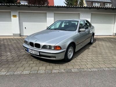 BMW 523