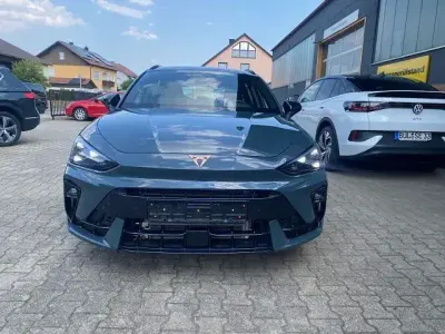 Gebraucht Cupra Leon 150 PS (110 kW) 2026 Blau Kombi